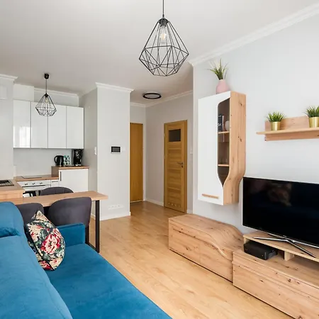 Solidarnosci Skyline By Bookinghost Warschau