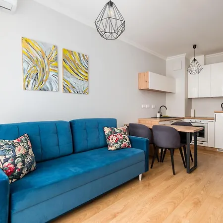 Solidarnosci Skyline By Bookinghost * Варшава