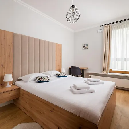 Solidarnosci Skyline By Bookinghost Appartement *